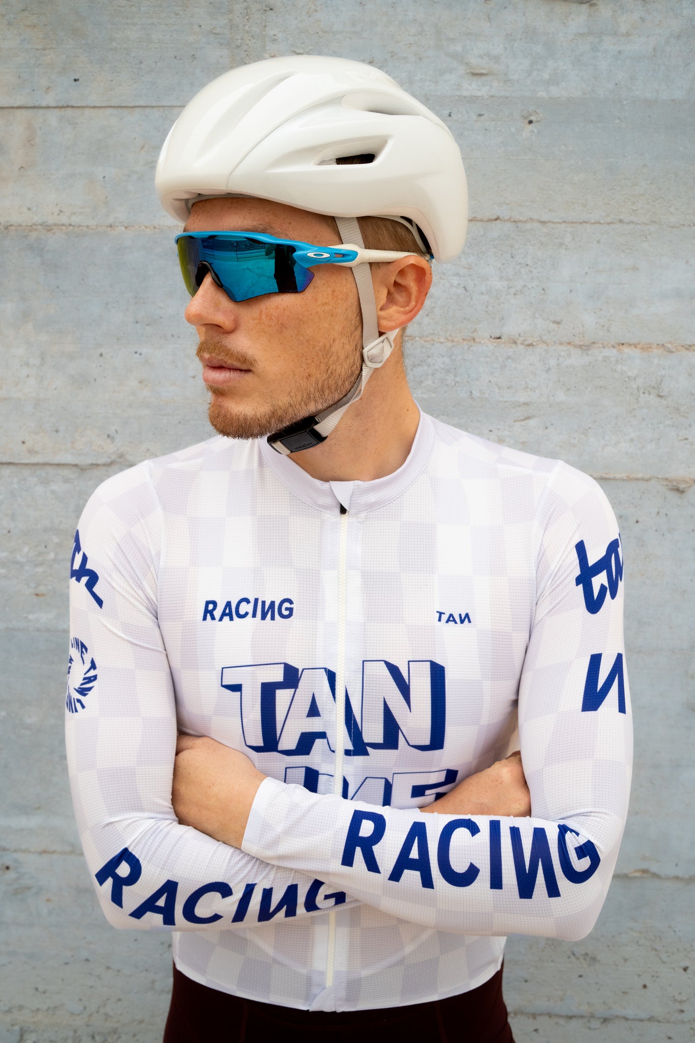 Casco MET Manta - Absolute White